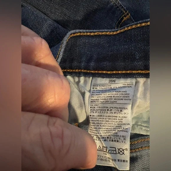 BANANA REPUBLIC 28/6 medium Wash Bermuda shorts Jeans EUC - Picture 4 of 6